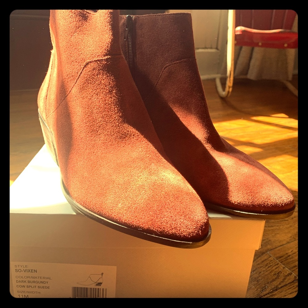 SOLE SOCIETY boots Women’s size 11M,Dark Burgundy